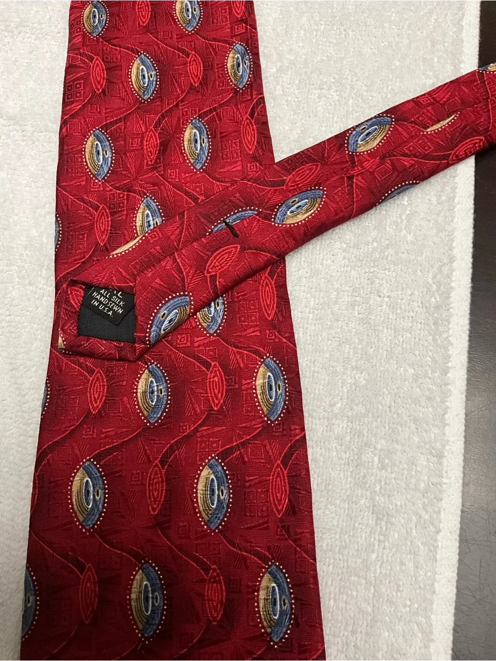 Classic Men's Red Patterned Silk Tie